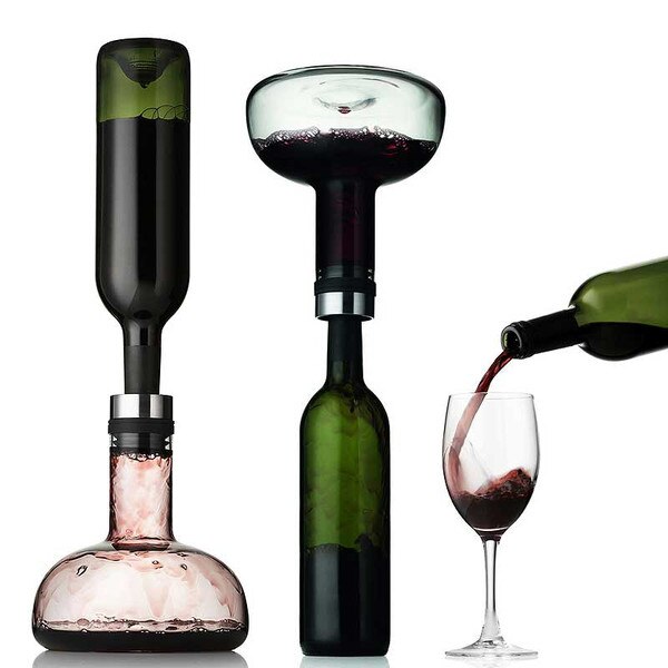 What is the difference between a wine decanter and a carafe?